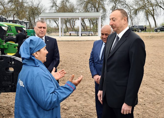 “Kim işləmək istəyirsə, gəlsin...” - İlham Əliyevlə fermerin dialoqu